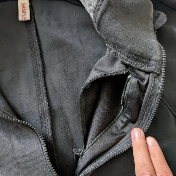 Kit And Ace Sample Half Zip - Picture 3 of 7